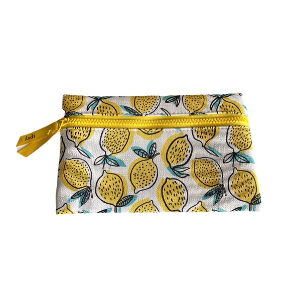 new Ipsy Lemons Makeup Bag ㋛ April 2019 ㋛ Bag Only ㋛ Spill Proof Lining ㋛ - Picture 2 of 6